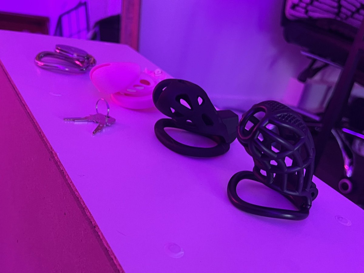 blackedxfae's tweet photo. Today is ur last day of freedom cucky 😣😂 Which cage are u choosing to wear all month?? Remember to give mommy the key 🔐 😉 https://t.co/hvfVKodEhO