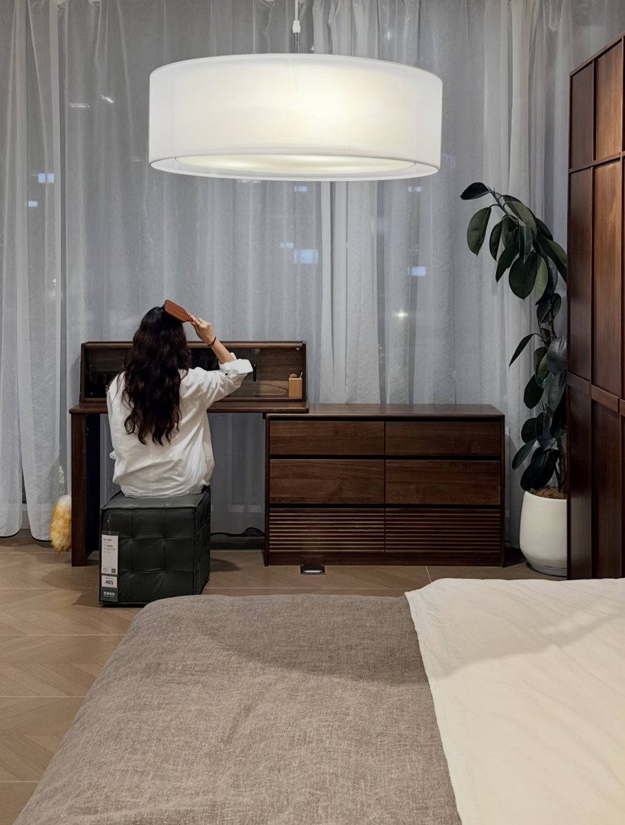 GVAwoodUSA's tweet photo. Solid oak furniture brings lasting warmth, strength, and character to every room. Choose honest joinery and natural finishes for pieces built to last. #SolidWoodFurniture #OakBedFrame #CoffeeTable https://t.co/EDB5E6SstL