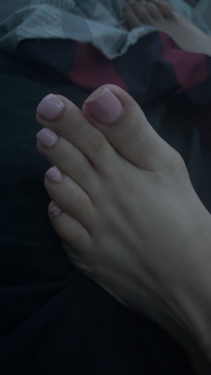 Toesforbro01's tweet photo. Dm me for more 😜 #feetpicsforsales #FeetAddict https://t.co/EE9qd8YvZr