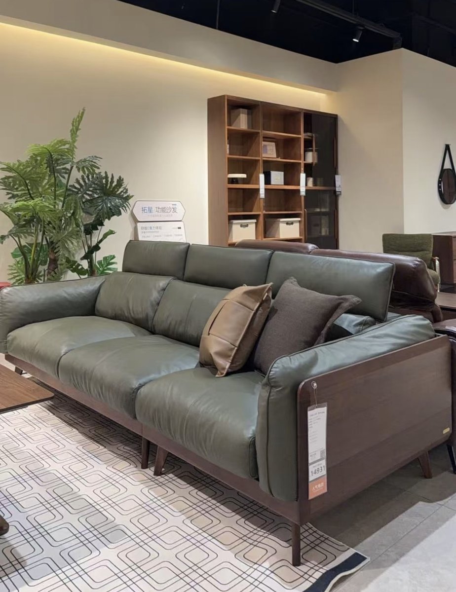 GVAwoodUSA's tweet photo. Solid oak furniture brings lasting warmth, strength, and character to every room. Choose honest joinery and natural finishes for pieces built to last. #SolidWoodFurniture #OakBedFrame #CoffeeTable https://t.co/rmQil7CRMQ