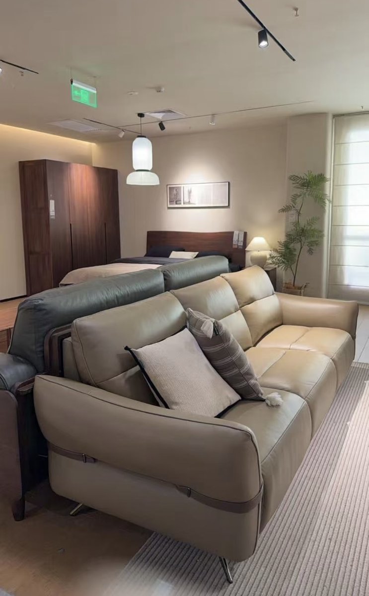 GVAwoodUSA's tweet photo. Solid oak furniture brings lasting warmth, strength, and character to every room. Choose honest joinery and natural finishes for pieces built to last. #SolidWoodFurniture #OakBedFrame #CoffeeTable https://t.co/rmQil7CRMQ