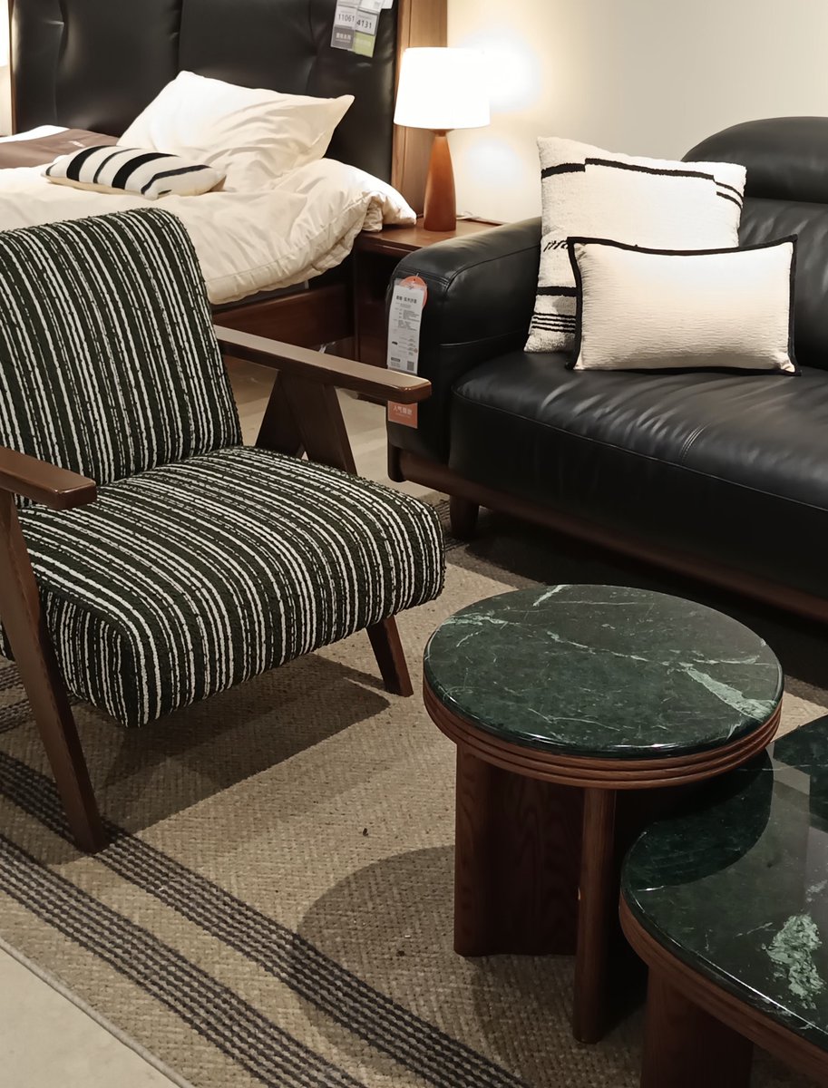 GVAwoodUSA's tweet photo. Solid oak furniture brings lasting warmth, strength, and character to every room. Choose honest joinery and natural finishes for pieces built to last. #SolidWoodFurniture #OakBedFrame #CoffeeTable https://t.co/IFnZg8lW1G