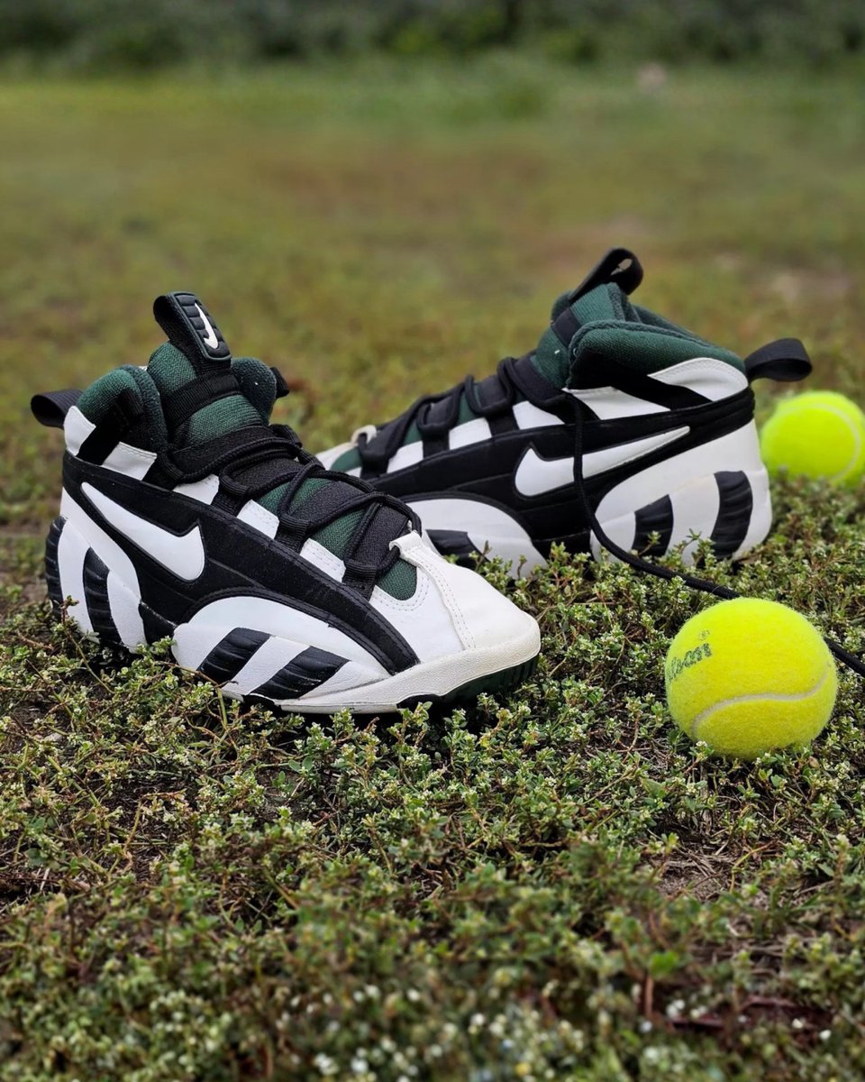 zSneakerHeadz's tweet photo. The Nike Air Alarm “White/Black/Deep Forest” finally RETURNS Fall 2027! 🎾👟 https://t.co/4abIddYlT1