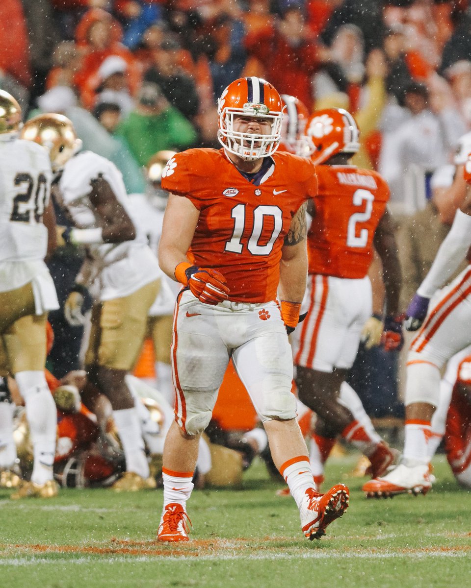 ClemsonTigers's tweet photo. We've got a @ClemsonFB night game live on ABC on Saturday, October 3, against a top-10 opponent inside Death Valley with rain in the forecast...

We've seen this before 🐅🏈 https://t.co/HtioxDhTry
