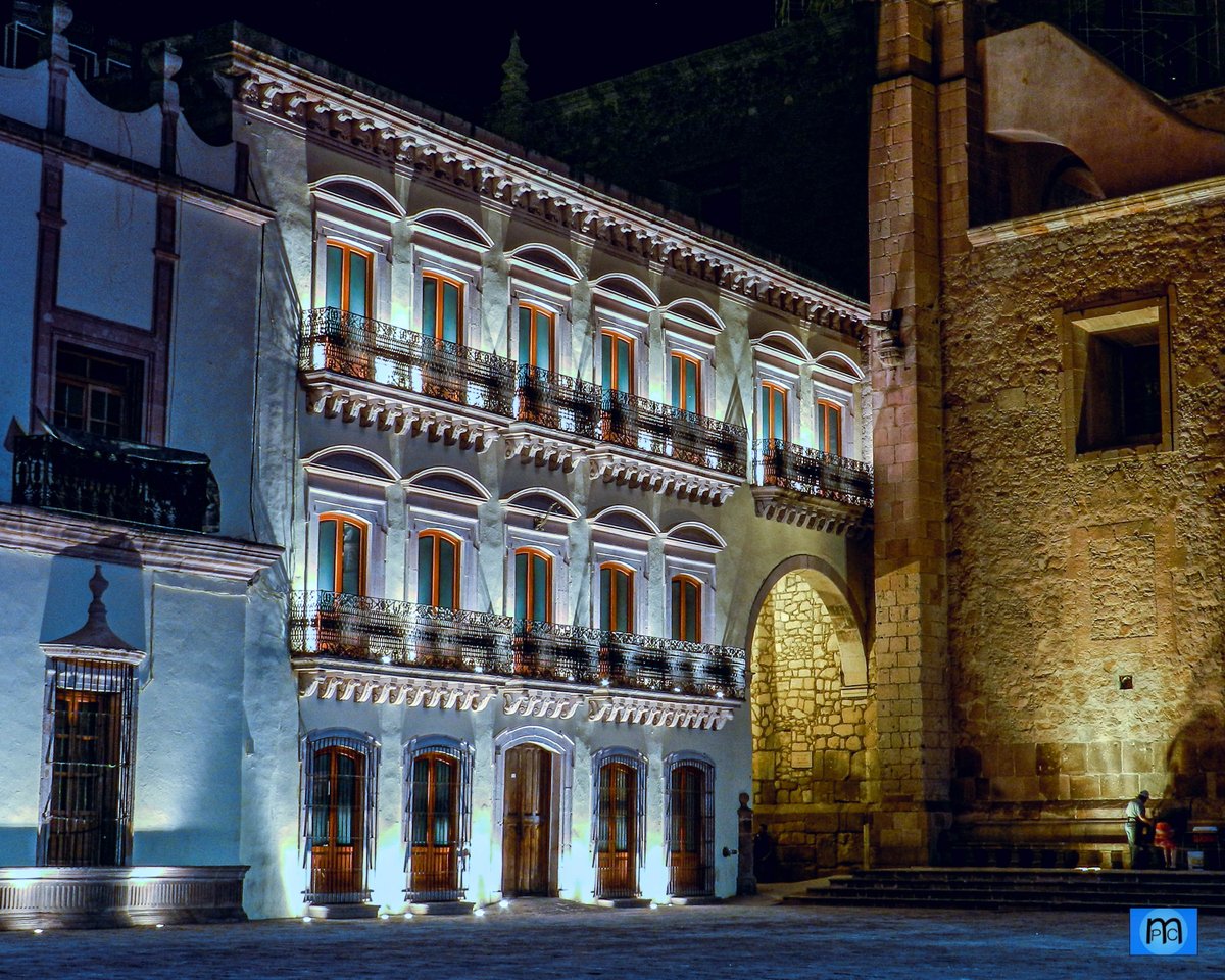 pablomc01's tweet photo. 📸 #Fotodeldia Brillos nocturnos de Zacatecas. https://t.co/G2JEYznB0p