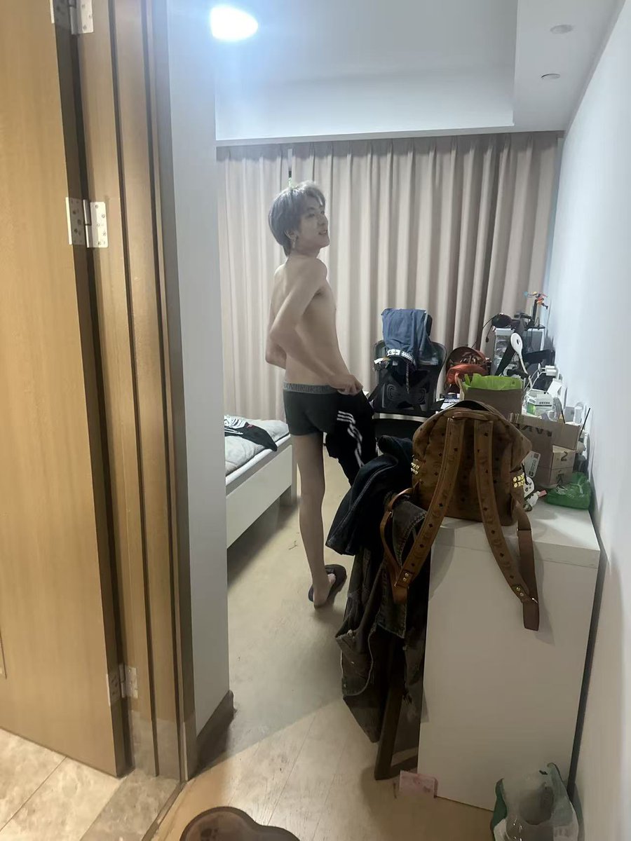 Mmmg9mt's tweet photo. 何以解忧新瓜吸毒给老头操蒋老头的那个视频放在评论区了 https://t.co/oib5njjxzo