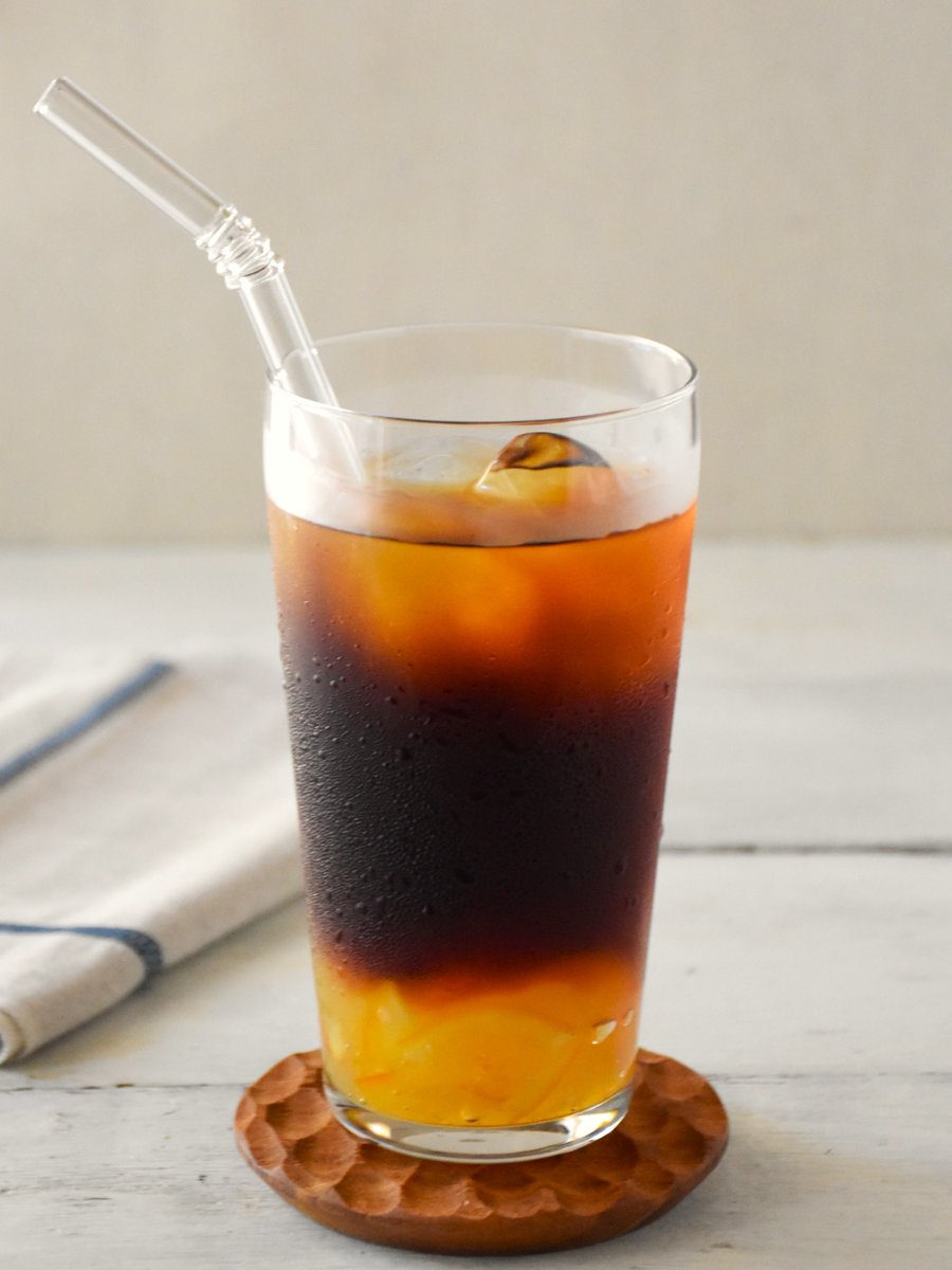 aohata_official's tweet photo. いつものアイスコーヒーに、オレンジママレードを入れてみてください🍊

コーヒーのほろ苦さ&amp;オレンジのフルーティーな甘さの組み合わせは相性◎です🥺

#コーヒーの日 https://t.co/oIe7RRh0We