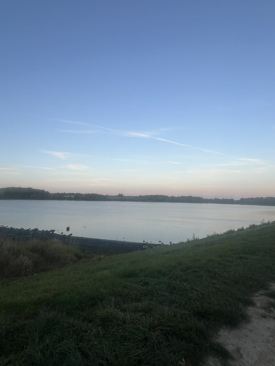 DaganRoberts98's tweet photo. Wednesday night hike ✅ 3 laps around the res💪🏻 Massive thank you to everyone who’s already donated! 4 sleeps to go 💚

https://t.co/F9dWG7wQCy https://t.co/avKLClk9ym
