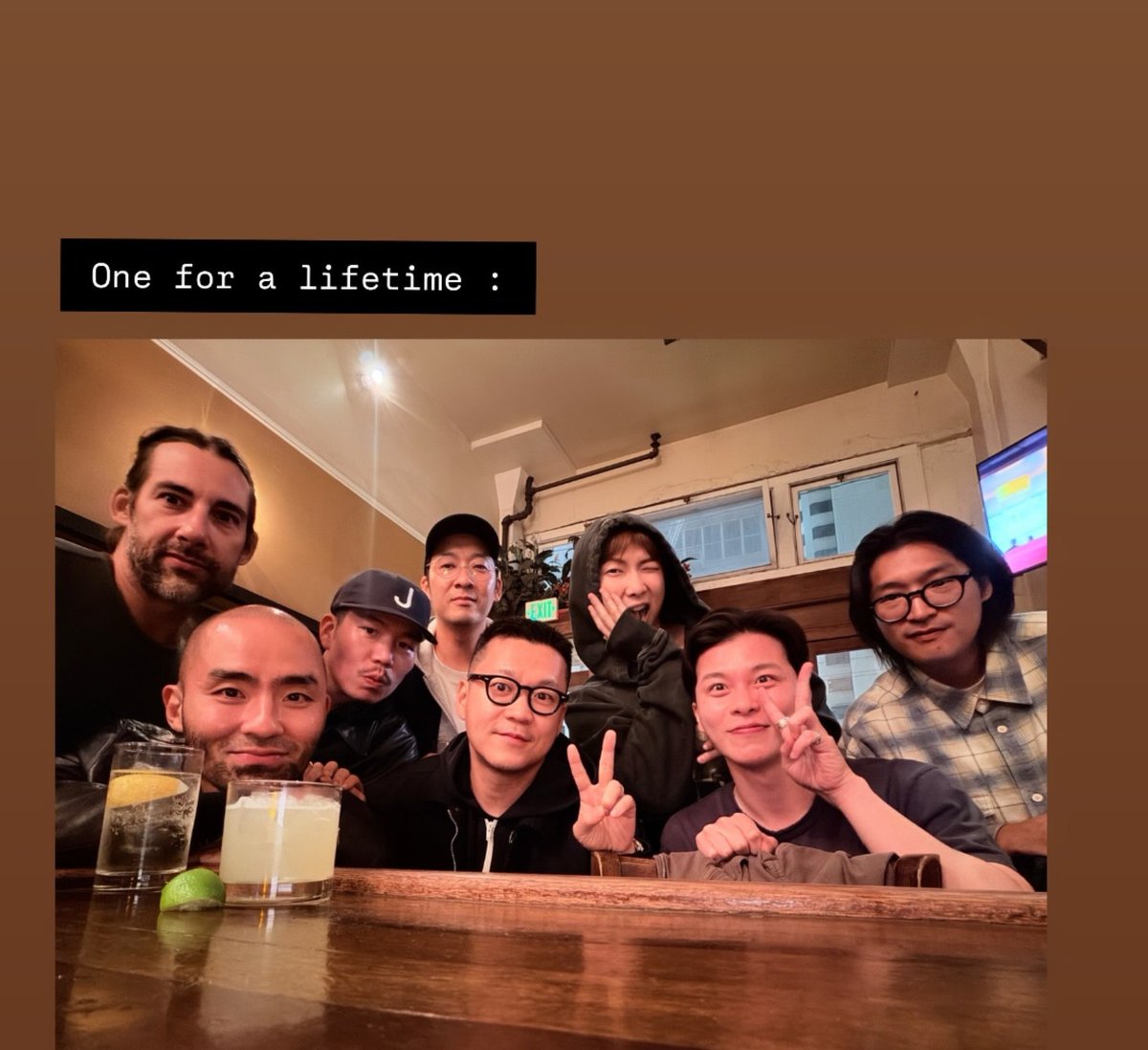 _sgminseven's tweet photo. NAMJOON WITH HIS FRIENDS 😭😭😭😭😭😭😭😭 AND THE CAPTION IN THE PHOTO “ONE FOR A LIFETIME”... HE IS SO LOVED https://t.co/3HYm3dkoUj