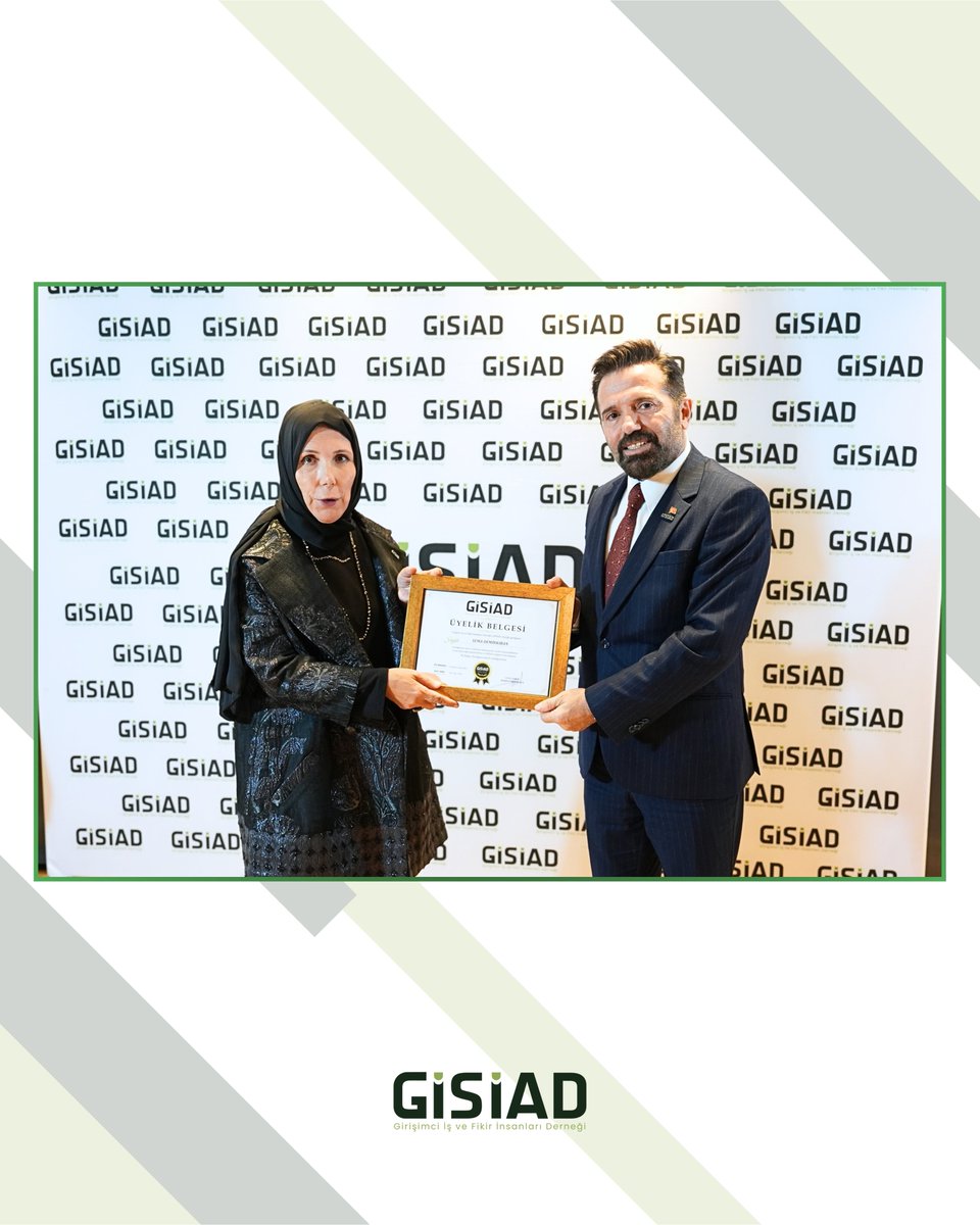 gisiadorg's tweet photo. Genel Başkanımız Sayın Remzi Dursunkaya’nın hitaplarıyla başlayan törenimizde, ailemize yeni katılan kıymetli üyelerimize GİSİAD Üyelik Beratları takdim edildi. https://t.co/3w9s6SDs2l