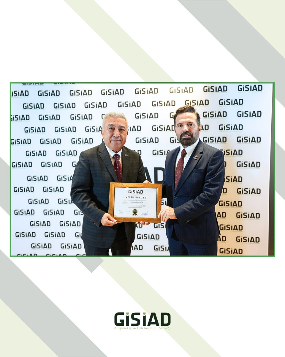 gisiadorg's tweet photo. Genel Başkanımız Sayın Remzi Dursunkaya’nın hitaplarıyla başlayan törenimizde, ailemize yeni katılan kıymetli üyelerimize GİSİAD Üyelik Beratları takdim edildi. https://t.co/3w9s6SDs2l