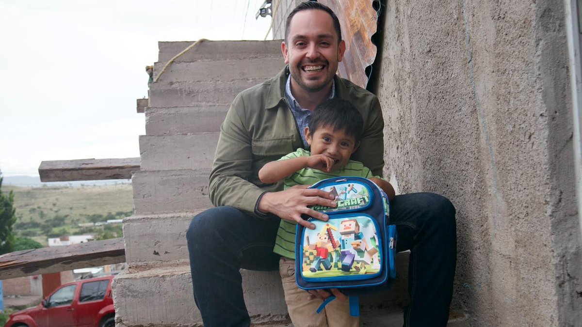 AlTiempoDgo's tweet photo. 🎒 #AlTiempo | Más de 150 familias han sido beneficiadas con las “MoChidas”, iniciativa impulsada por #EduardoRodríguezHerrera. @cnopdurango @CDE_PRI_Durango 

https://t.co/LPQrhmw0Py 

#RegresoAClases #Educación #AlTiempo https://t.co/EctXHvFlYg