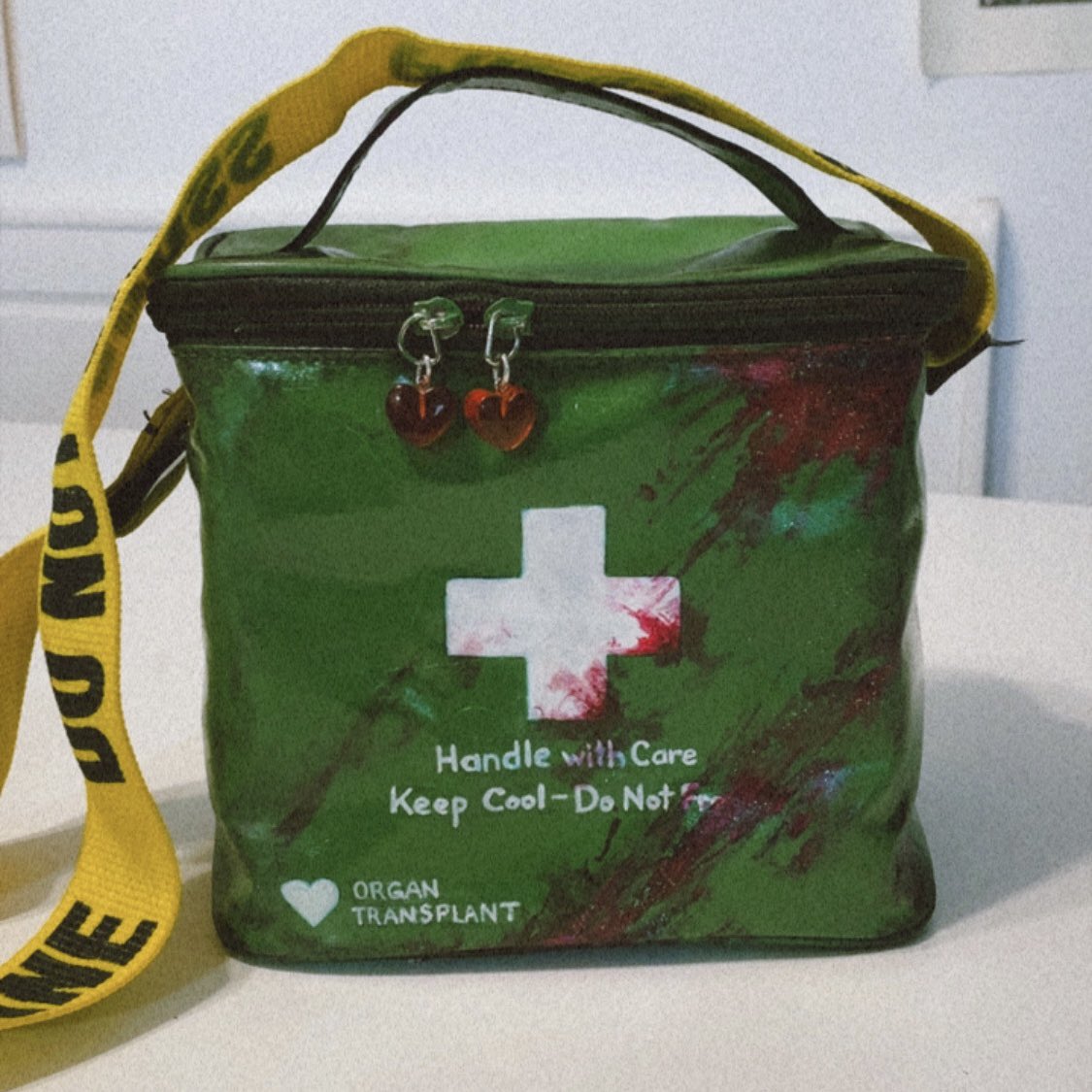 mparkinb's tweet photo. THATS MY PURSE I DONT KNOW YOU #ResidentEvil https://t.co/fSVmbSLDtg