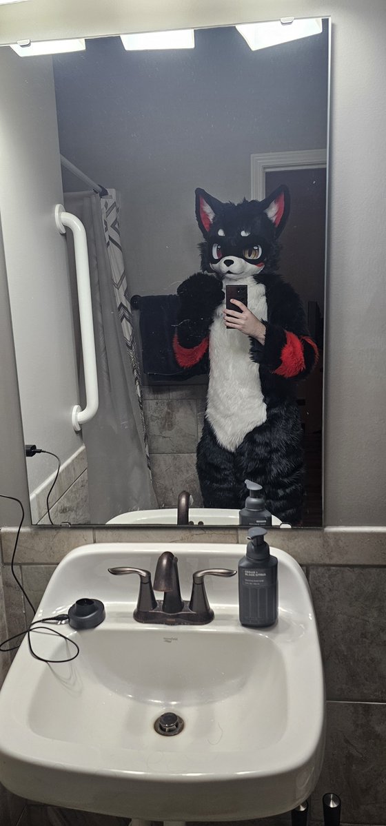 maxdlegend's tweet photo. A little Bathroom photo shoot https://t.co/FVWiX5ccPt