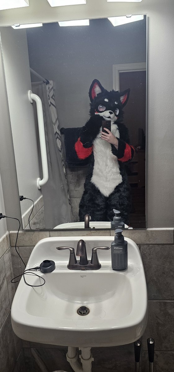 maxdlegend's tweet photo. A little Bathroom photo shoot https://t.co/FVWiX5ccPt