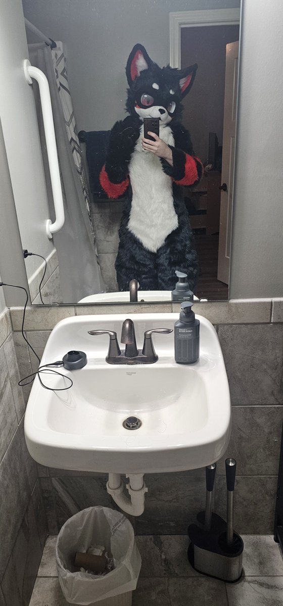 maxdlegend's tweet photo. A little Bathroom photo shoot https://t.co/FVWiX5ccPt