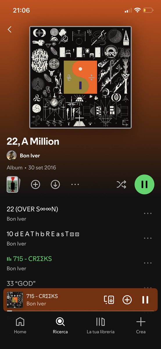 itram0's tweet photo. Vi giuro che io mi ricordo benissimo la ragazza che ero nel 2016 quando usciva questo album, i miei amichetti Ludo e Ame con cui lo ascoltavo in auto, c’erano tantissimi sogni nel comune di Pellezzano, che malinconia stasera bye https://t.co/3KCKT2oCu6
