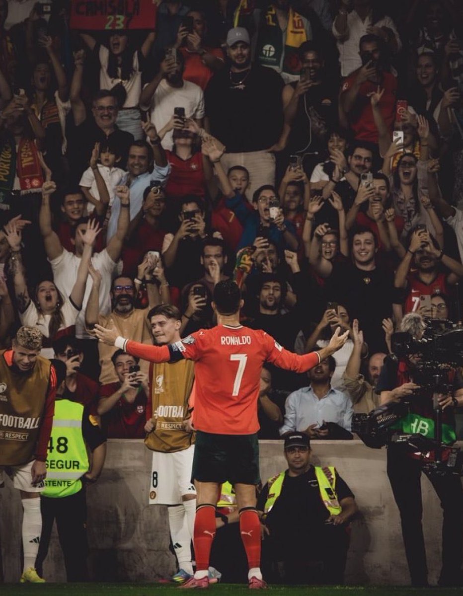 ploxyy0's tweet photo. 2003 — 2026
من هنا بدأت الحكاية… وهنا انتهت 
 وداعًا يا أسطورة 🇵🇹💔  
#cristiano https://t.co/hqGNto9cft