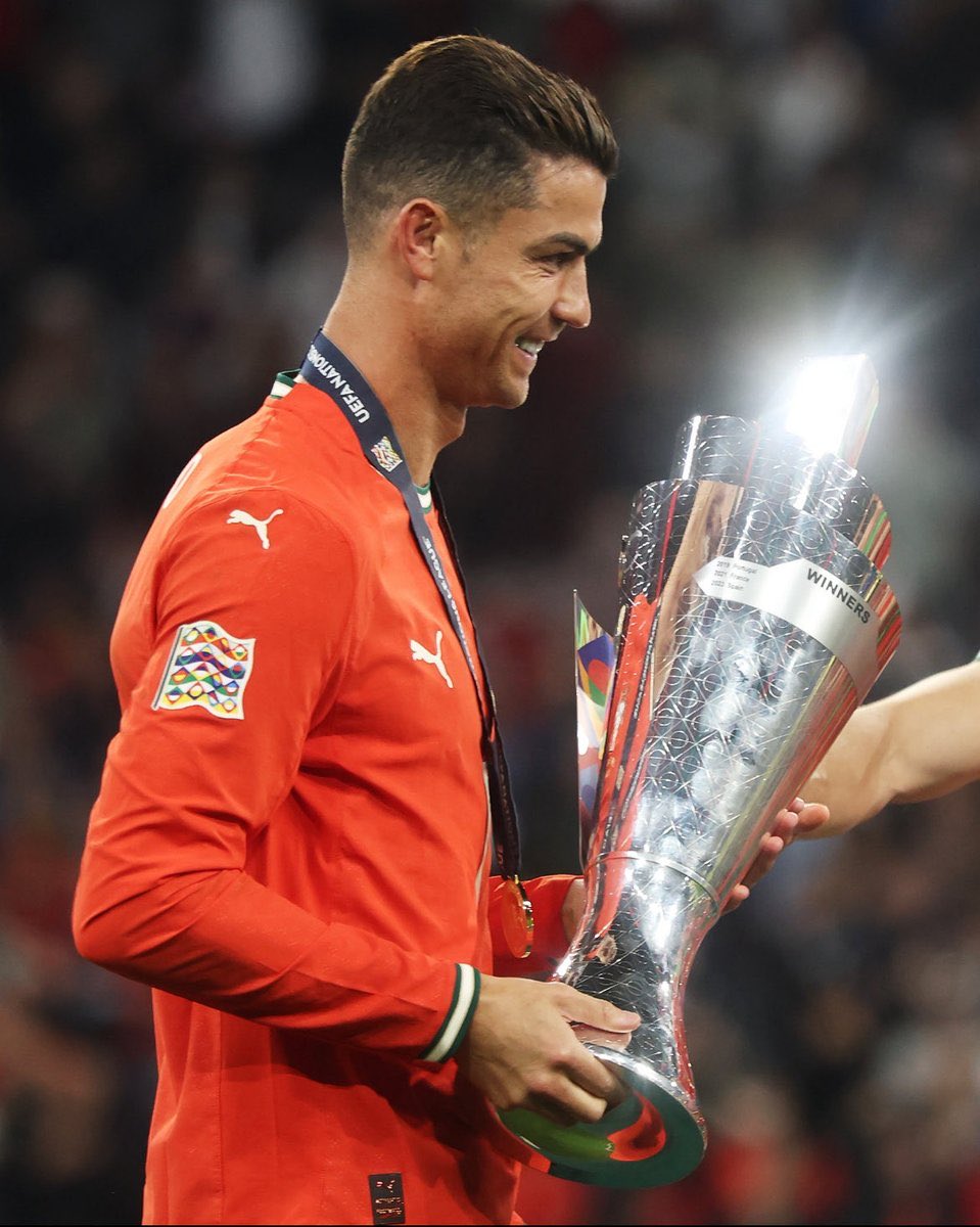 ploxyy0's tweet photo. 2003 — 2026
من هنا بدأت الحكاية… وهنا انتهت 
 وداعًا يا أسطورة 🇵🇹💔  
#cristiano https://t.co/hqGNto9cft
