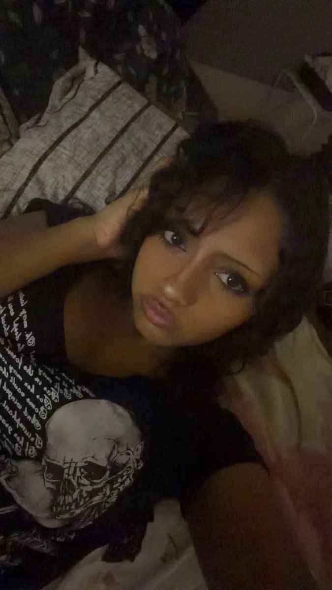 sugaryhazel's tweet photo. #anyways no more depression i love this pic alot. My hair was the best its ever been that day https://t.co/INaGuOKNDl