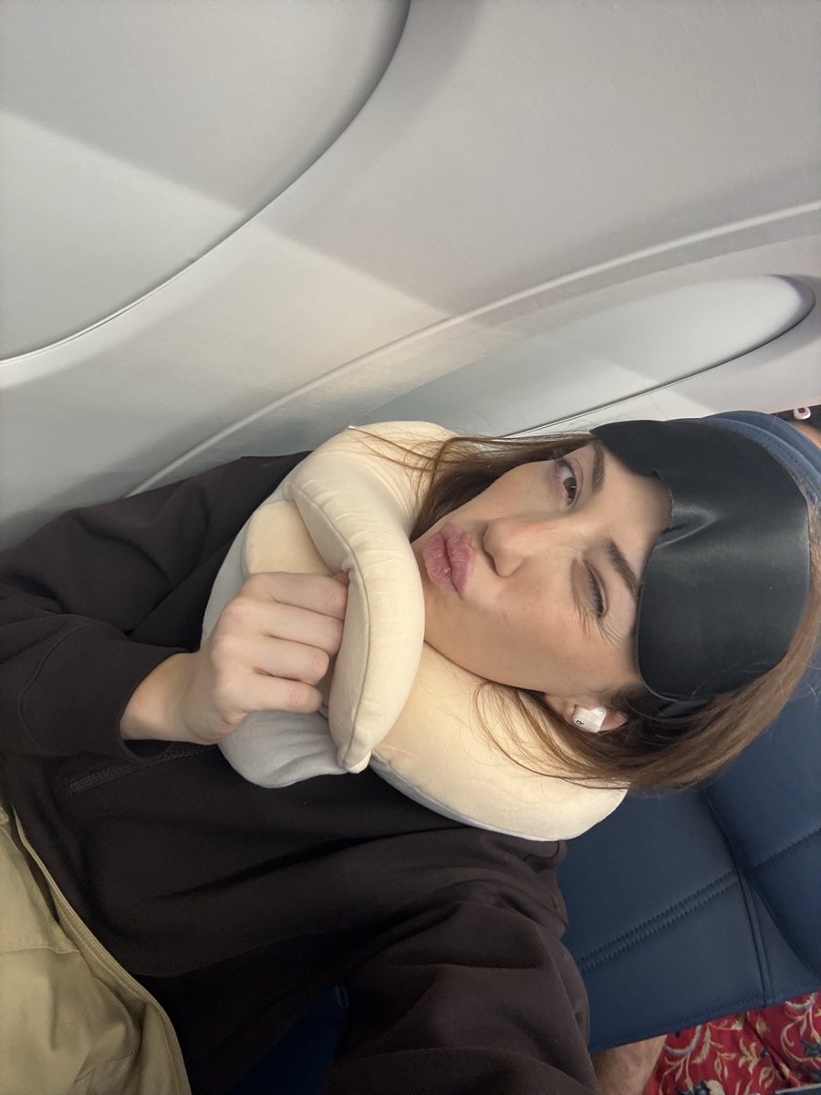 jenlernerr's tweet photo. Long time no see yall been traveling to the east coast, made a stop around the world ;) 

Always getting concepts and ideas while traveling, my notes app is insane https://t.co/8GKT5p2bcF