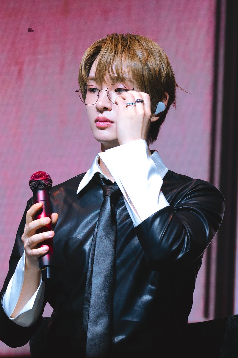 hourlyjinki's tweet photo. #온유 #ONEW #オニュ@SHINee @ONEW_GRIFFIN https://t.co/coaQ0HDZrV