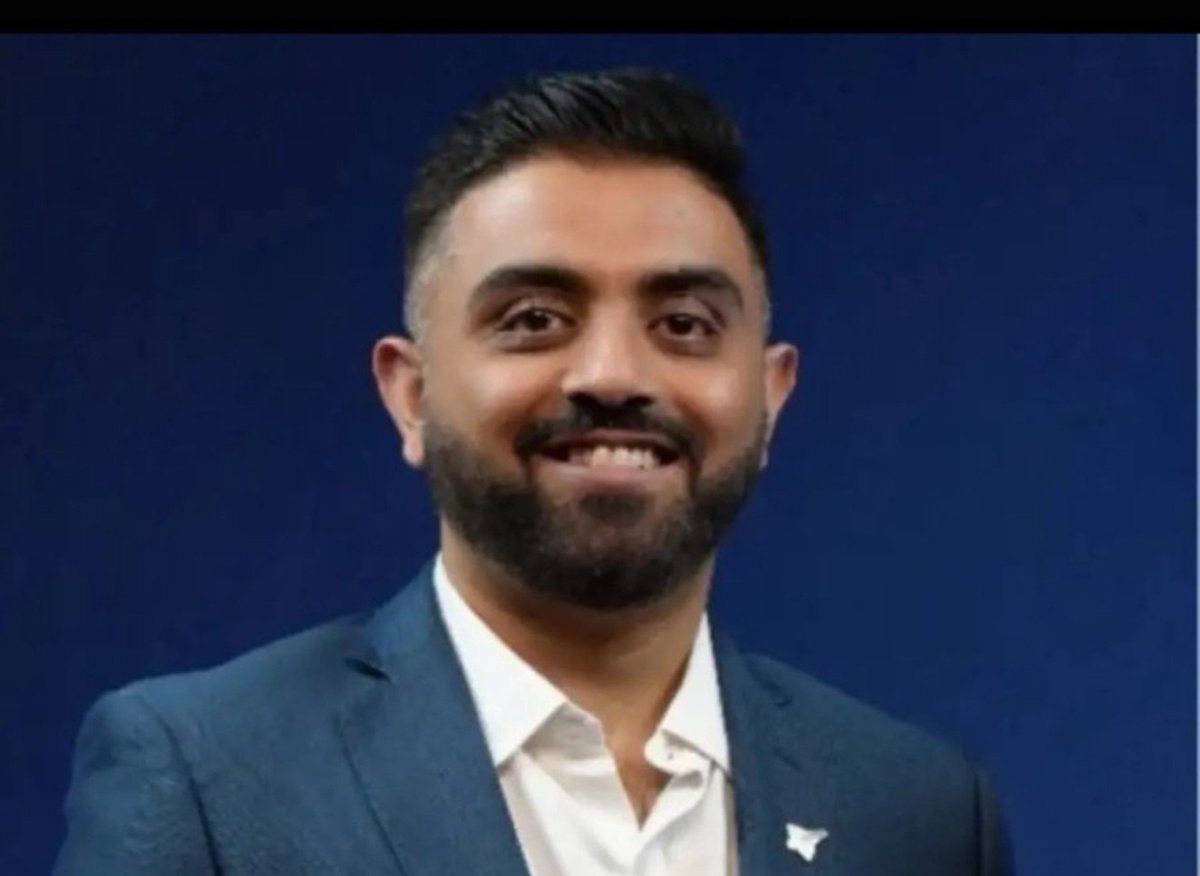 0252Anirudha's tweet photo. Hi ❗Congrats Buddy 🎉❤️
Recover quickly and get back on your feet,
#INDIANHERO ✈️The pilot of #Flydubai flight #FZ1073(#CaptainSumit)... 1.4 billion people and 180 #Israels are praying for you.
Get well soon and return to the cockpit. Sending love, Dear ❤️🎉. JAI HIND 🙏🏻🇮🇳🇮🇱 https://t.co/GteVpTbdbu