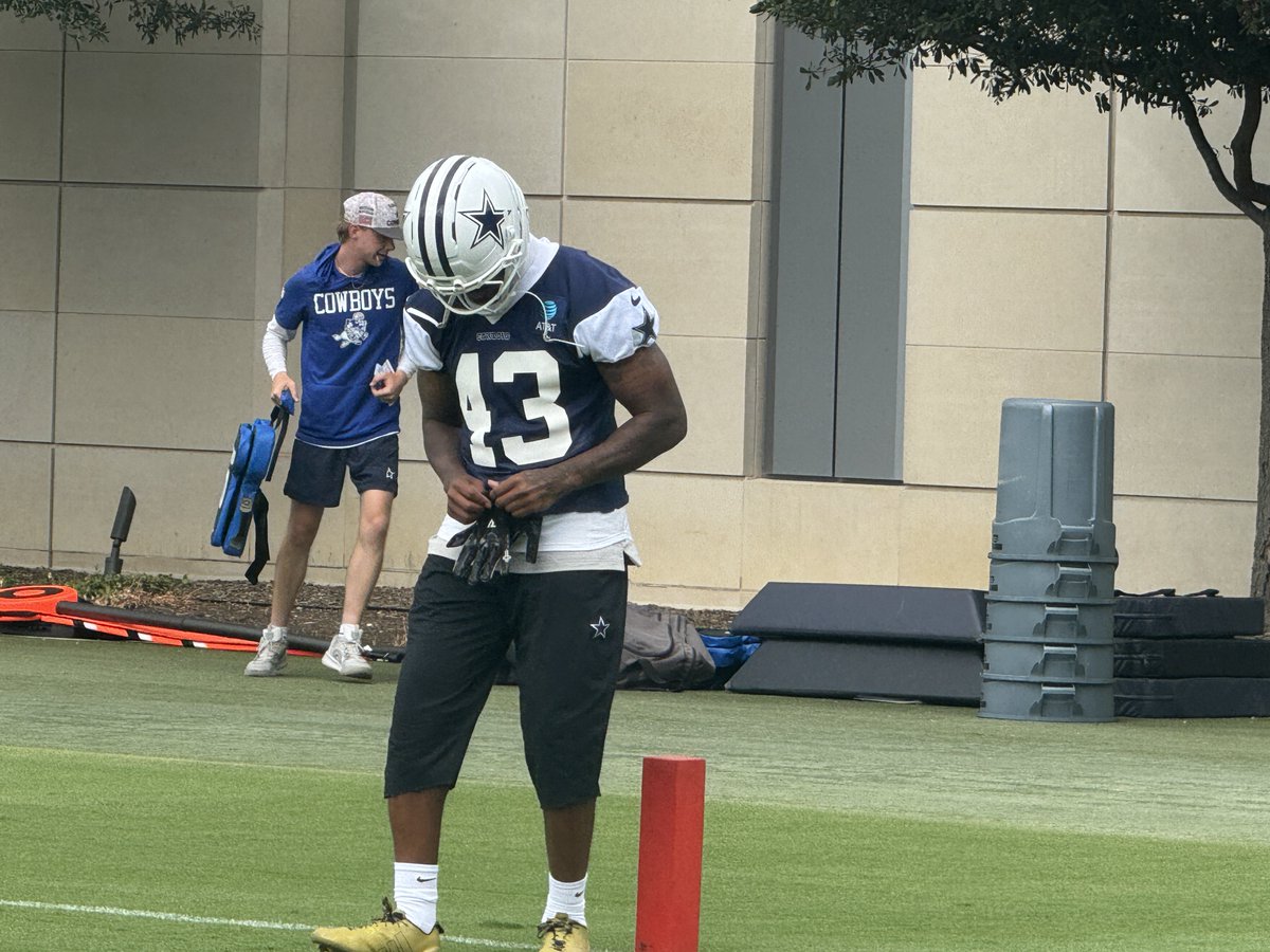 VoiceOfTheStar's tweet photo. Juanyeh Thomas is all smiles in his first practice back with the #Cowboys. 

he could be elevated at early as Sunday vs. Texans. https://t.co/Ojkd5UsGjA