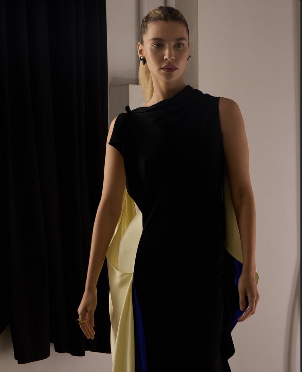 loirodaalanis's tweet photo. a loira mais importante do mundo https://t.co/EZwJKGW9MM