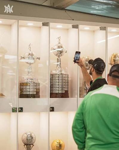 OFFMAIKK's tweet photo. @Papu6991 @rafa1924_ @nacionaloficial De estas copitas estás hablando? https://t.co/gMWyemoksz