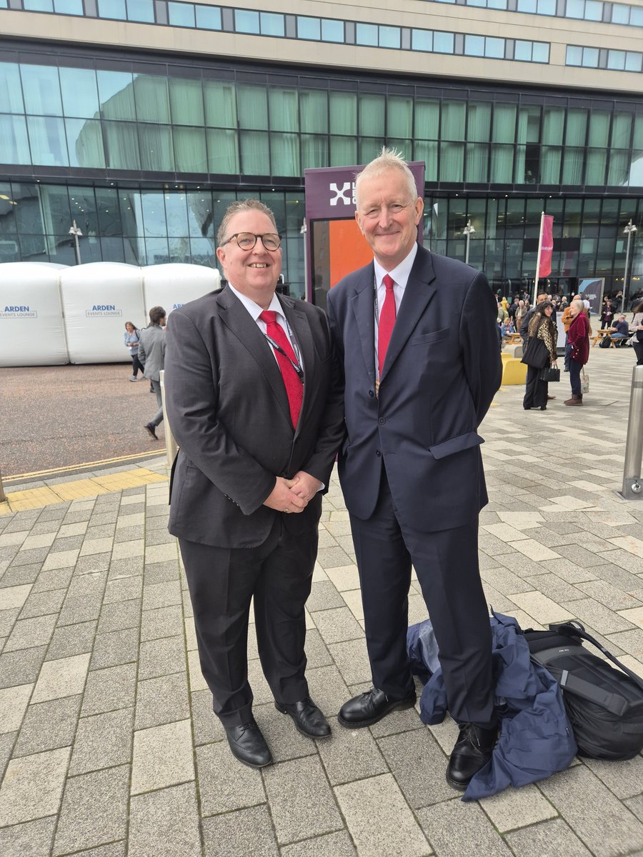 LennyRolles's tweet photo. It was good to catch up with friends and listen to the Prime Minister's @10DowningStreet speech at #LPC26 or was a passionate speech full of hope with @Alister4KCC @vincemaple @hilarybennmp @DavidDjward @shanemochriecox https://t.co/DiJYVUjAOx
