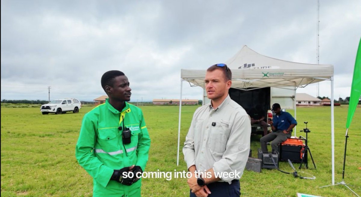 Adewale2cuy's tweet photo. Who say farming na old school thing again? 🚀
Drones Don enter agriculture, Naija youths dey rewrite the story! Future dey bright for our farmers, no cap 🇳🇬🔥
#Agritech #techinnigeria #Naijayouths
 #flyingfarmer #Agribussiness https://t.co/352jad6LhD