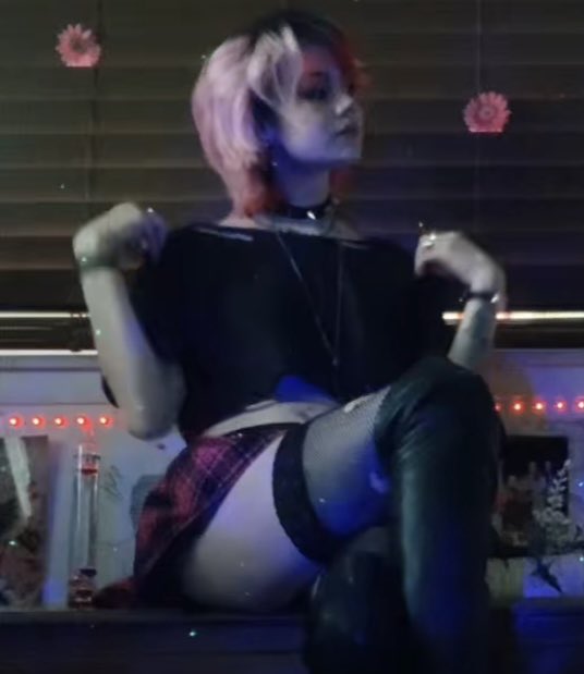 LovingLilyRenee's tweet photo. Red Haired Goddess (2/2) https://t.co/Fxb0qiGsAm