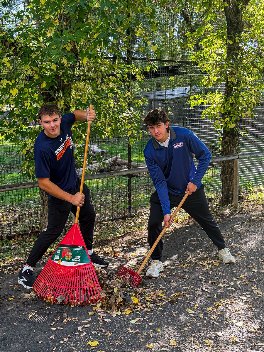 UMaryMensBball's tweet photo. Work Hard, Have Fun, Give Back ππ
The Marauders spent the morning volunteering at the zoo. We had a great time serving the community, working together, and enjoying the zoo π¦ π
#fortheship #gomarauders #lifeatmary #dayofservice https://t.co/6HgoAVnYPE