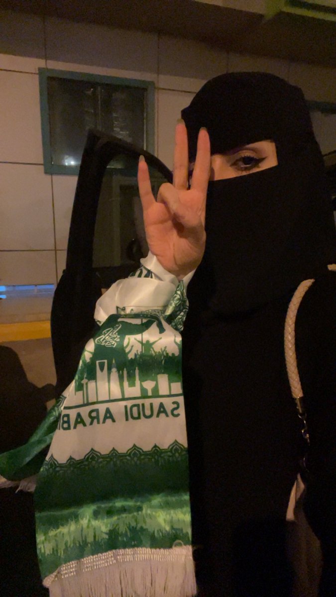 n_f69x's tweet photo. #نقابنا_عزنا😌🇸🇦🇸🇦 https://t.co/L8cdR5mahH