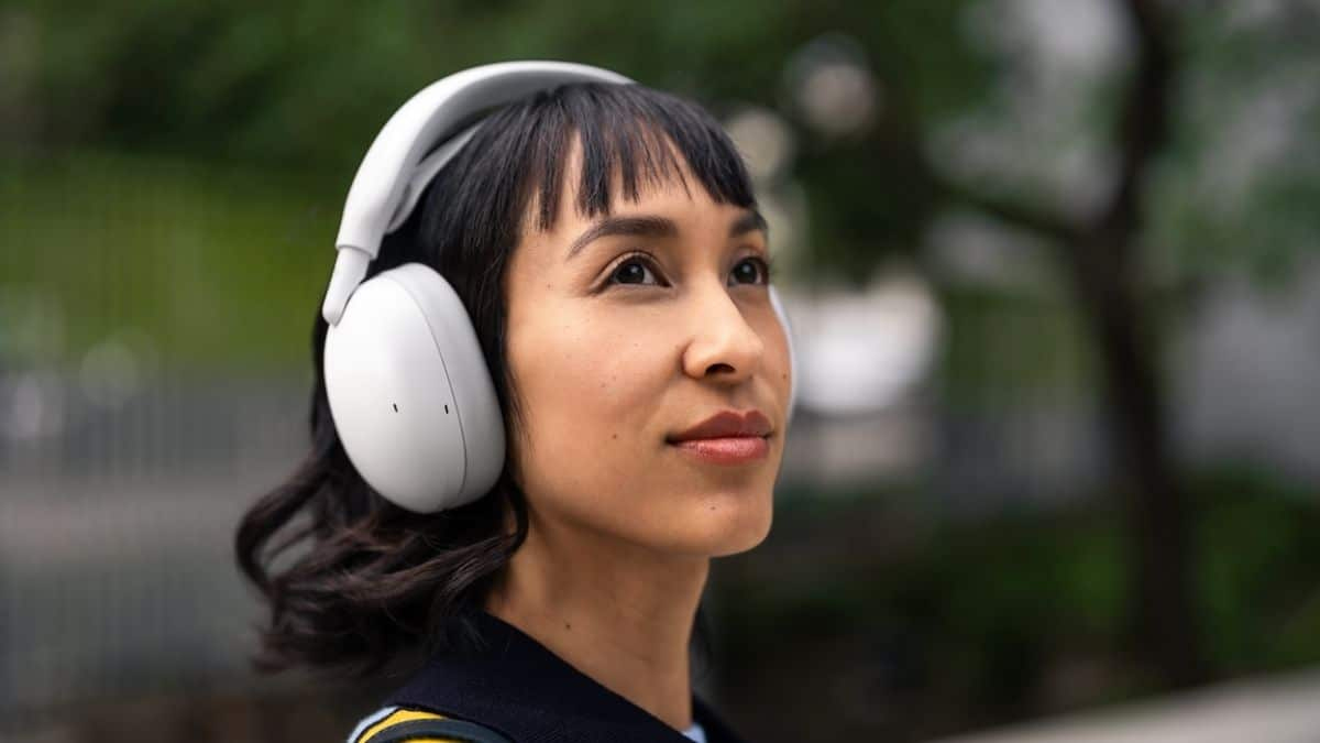 lucaviscardi's tweet photo. Logitech Zone Vibe Pro: cuffie con ANC, 66 ore e batteria sostituibile: Logitech prova a risolvere un problema che conosce chiunque lavori da casa e in ufficio: due paia di cuffie, una per le call e una per la musica. La sua… dlvr.it/TVjpgJ #Logitech #ZoneVibePro #Cuffie #ANC https://t.co/idohhH1sYK