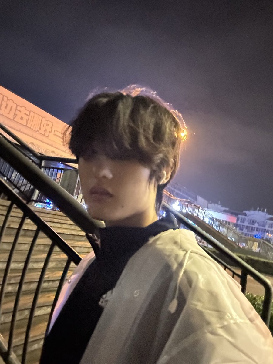 X18008123's tweet photo. 像不像极品男 s😈 https://t.co/6D4ac8Q3wc