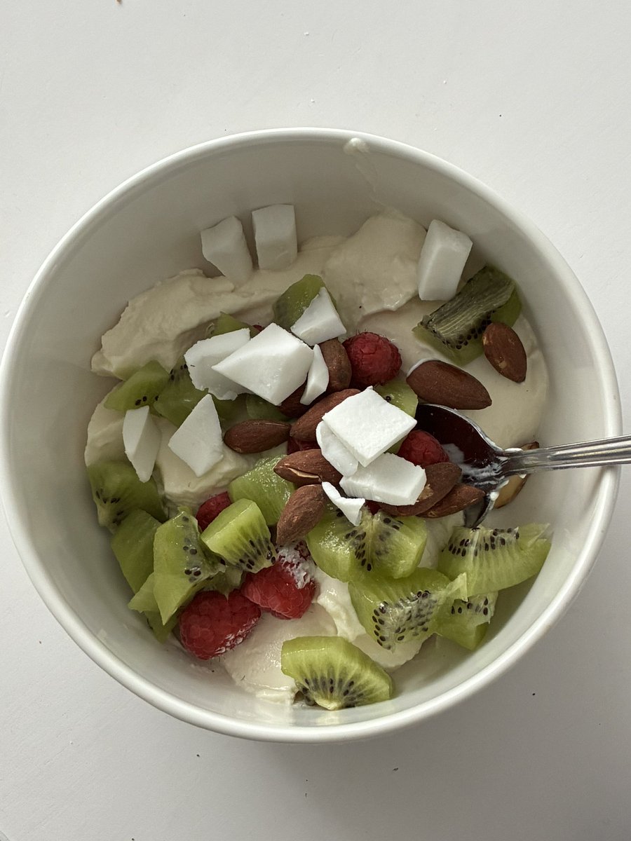 sexyfitmodel's tweet photo. my usual lunch https://t.co/nsSVozJ4Jy
