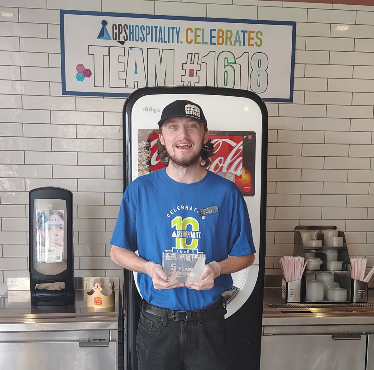 gpshospitality's tweet photo. Join us in congratulating Jud from BK #1618 in Milton, FL on his 5th work anniversary! 👏 Thank you for your dedication, hard work, and commitment to our team and guests over the years. Here's to many more to come! #TeamGPS #ServiceAnniversary 🎊🍔🏆 https://t.co/oWD0JwjUSD
