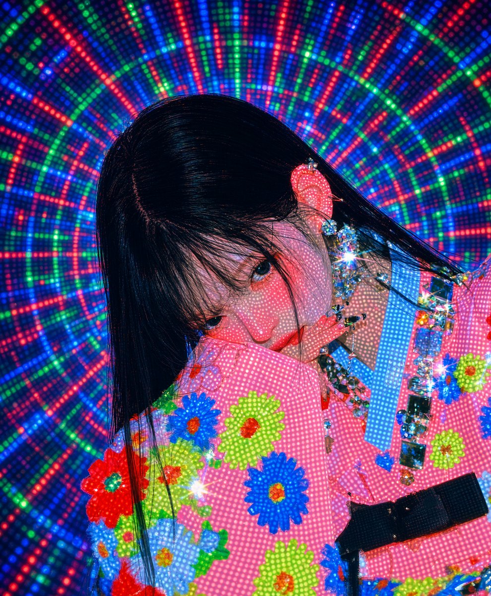 cleanbell2's tweet photo. LED가 피부를 덮는다.
체크, 꽃, 하트, 점광 — 네 장의 클로즈업.
#VELLA #LEDPortrait #PixelBeauty #DotMatrix #NeonSkin #AIArt #AIillustration #Y2KCyber #CyberKawaii #CloseUpEditorial #AfterlightArchive #Cleanbell #ColorBurst #PixelGlow https://t.co/LtYyltYJvy