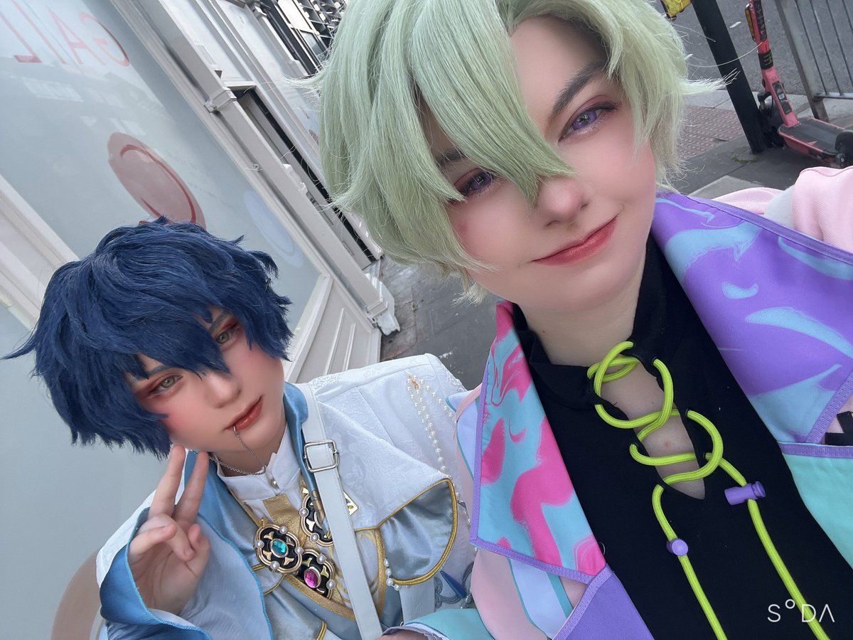 junisenas's tweet photo. hi we are eve 💖 https://t.co/NbKebRZ5zW