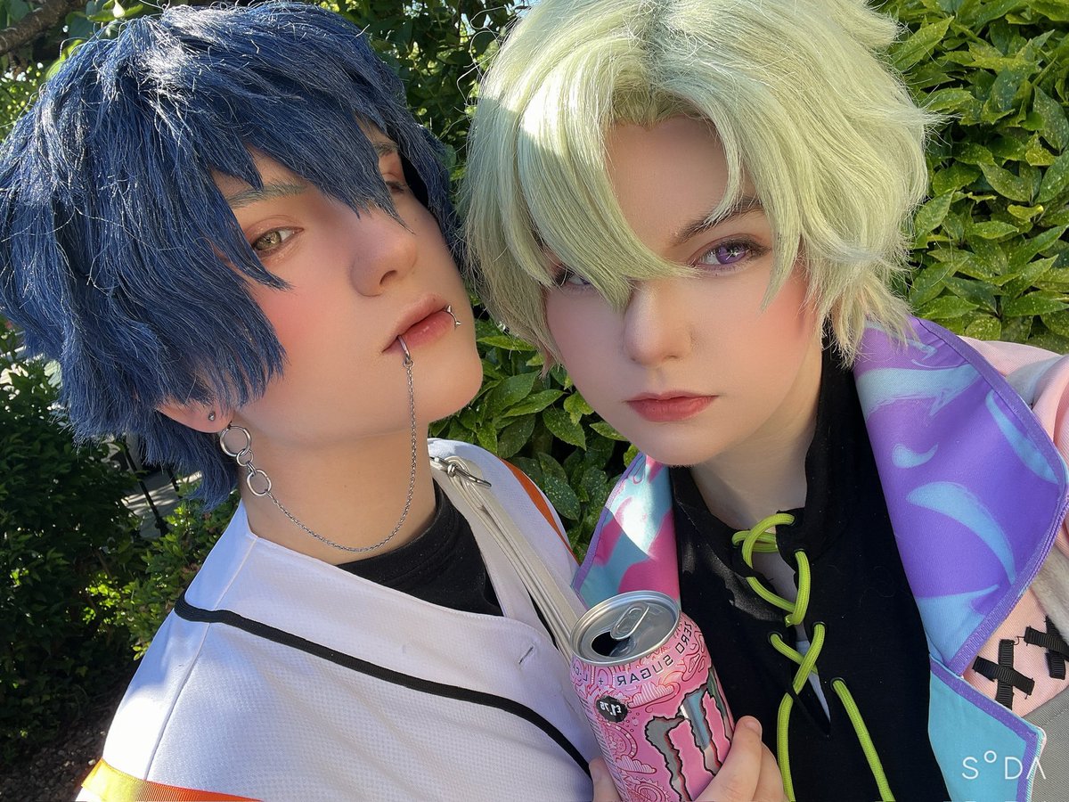 junisenas's tweet photo. hi we are eve 💖 https://t.co/NbKebRZ5zW
