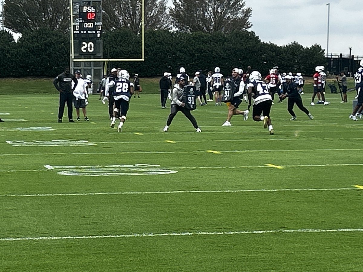toddarcher's tweet photo. Shavon Revel on the practice field doing some work despite some knee/ankle issues. He wasn’t moving great. https://t.co/5BIc86lW8H