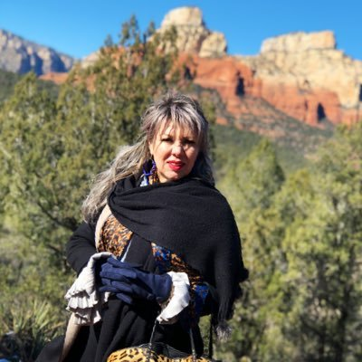fjespriella's tweet photo. 🎉 ¡Feliz #Cumple a mi querida amiga y talentosa colega, @sylvia_duarte ! 🎂✨
Que este nuevo año de vida te regale mucha salud, alegría, éxitos y momentos inolvidables. Es un privilegio compartir contigo amistad y camino profesional. ¡Muchas felicidades! 🥂💐

#FelizCumpleaños #SylviaDuarteMoreno #Amistad #CelebrandoLaVida