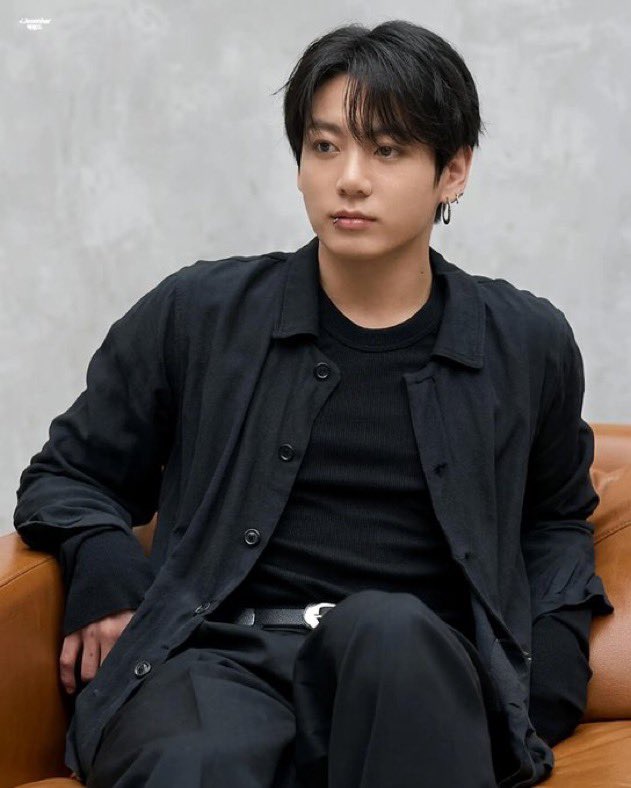 JEONKH_'s tweet photo. so damn handsome and attractive https://t.co/5rGvO98GFf