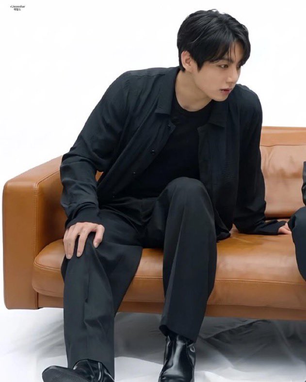 JEONKH_'s tweet photo. so damn handsome and attractive https://t.co/5rGvO98GFf