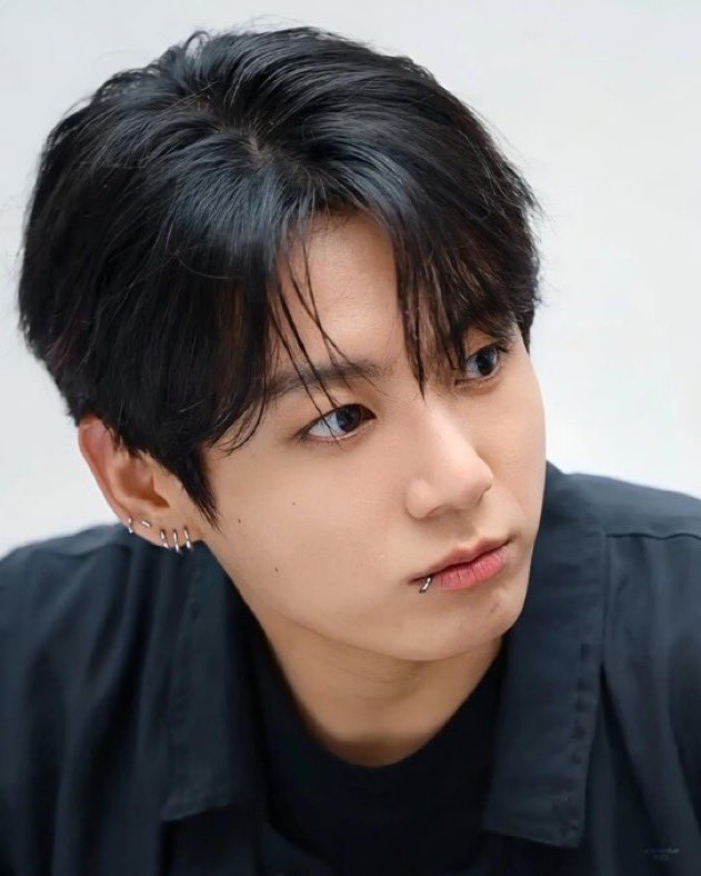 JEONKH_'s tweet photo. so damn handsome and attractive https://t.co/5rGvO98GFf