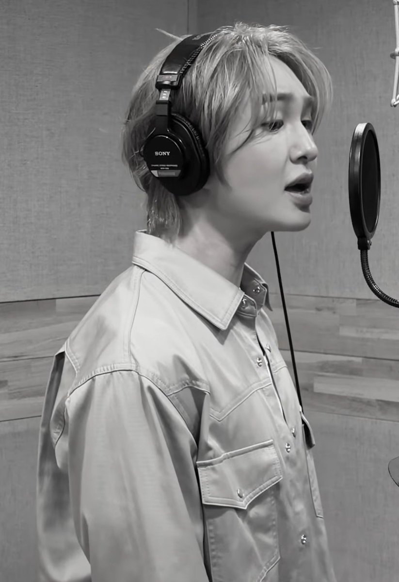 hourlyjinki's tweet photo. #온유 #ONEW #オニュ@SHINee @ONEW_GRIFFIN https://t.co/ROtPTUBWKR