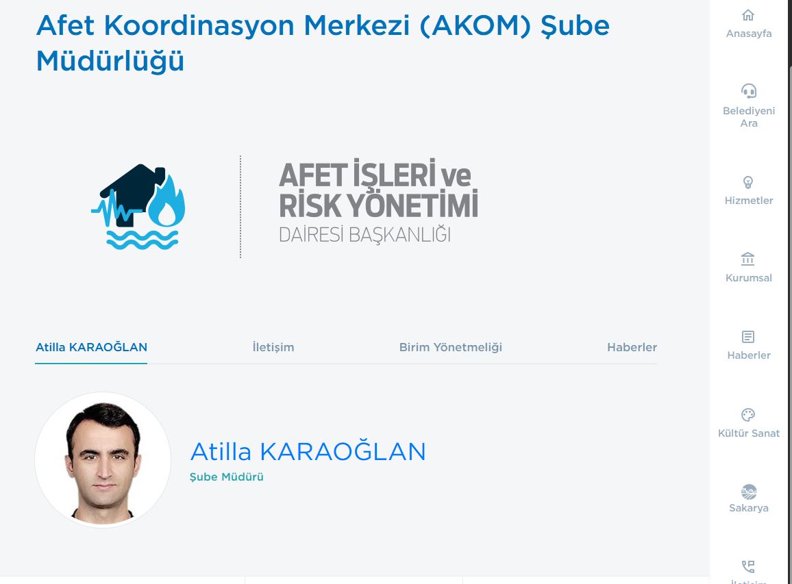 alikyayeniparti's tweet photo. ATİLLA KARAOĞLAN OFSAYTA DÜŞTÜ

Aşırı yağışlar nedeniyle zemin kattaki iş yerlerini ve evlerin bodrumlarını su bastı, yollar kapandı. Vatandaşlarımız mağdur olurken AKOM Şube Müdürü, Hakem Atilla Karaoğlan’ın yağışların etkili olduğu bu süreçte, üstelik de millî aradayken, lige ve Avrupa müsabakalarına ara verilmişken dahi görevinin başında olmaması kamuoyunda soru işaretlerine neden olmaktadır.

Üstelik bu durumu geçmişte Adapazarı İlçe Başkanlığı olarak gündeme getirmiş, AKOM’un afetlere karşı hazırlığı ve kriz yönetimi konusunda uyarılarda bulunmuştuk. Maalesef geçen zaman bizi haklı çıkarmış ve iki günlük yoğun yağış bile şehrin neredeyse tamamına yakınını felç etmiştir.

Adapazarı başta olmak üzere Sakarya, her şiddetli yağışta aynı tabloyu yaşamak zorunda mı? AKOM nerede, kriz yönetimi nerede?

Vatandaş artık söz değil, önlem ve sahada etkin bir koordinasyon bekliyor!
@Sakaryabld