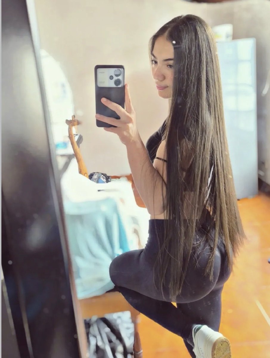 Wiri1820's tweet photo. https://t.co/5bb6P7nyDK
Tatiana 20 años 
Lista para estar contigo 
Ven y goza de mis ricos pezones rositas 😈💋

#MiercolesDeMorboYProvocación 
#miercolesdeenseñarlasnalgas 
#ProhibidaObsesión 
#viralvídeo https://t.co/Ak3QdMJXub